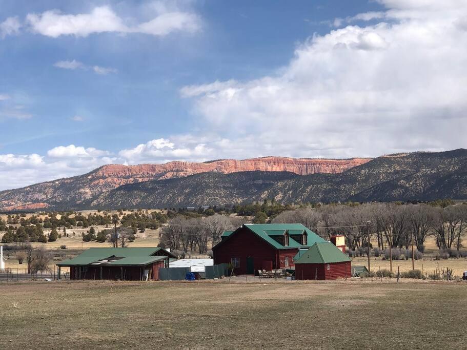 Coddiwomple Cottage, Bryce Canyon Hatch Exterior photo